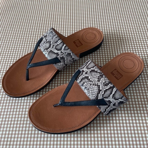 FitFlop Women's Delta Toe-Thong Sandals-Leather/Snake-Print. Size 11. EUC - Picture 2 of 14